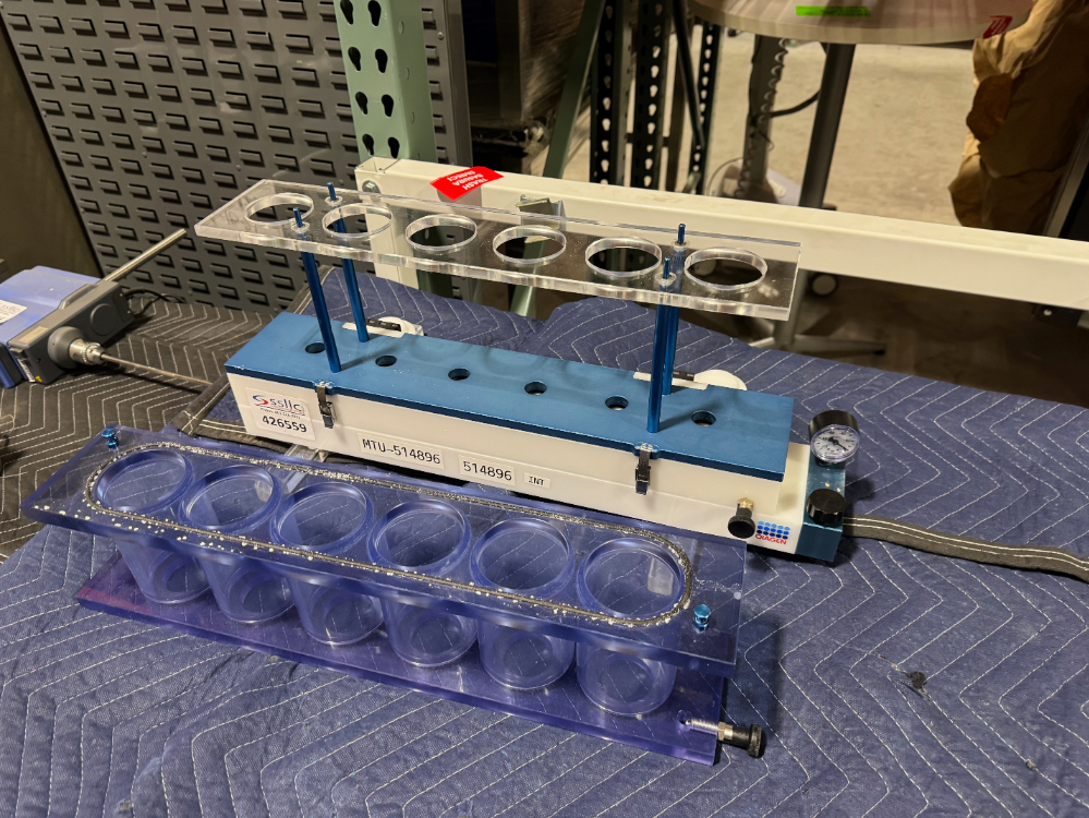 Image of Qiagen QIAvac HiSpeed LS